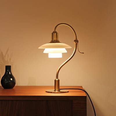 Inspired - Lampe de table Vector, LED 5W, 3000K, 375lm, marron sable, 3 ans  de garantie - Lampes à poser - Rue du Commerce