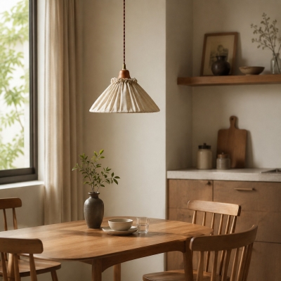 Hanglamp van natuurlijk linnen met plooien en houten fitting T3126