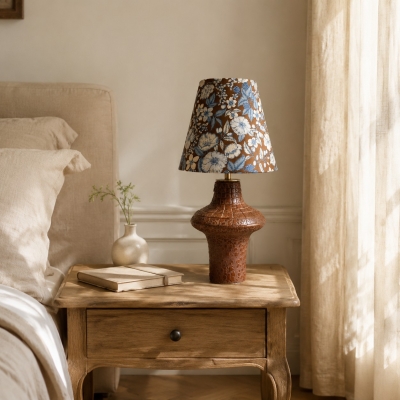 Lampada da tavolo vintage in ceramica con motivo floreale e paralume in tessuto stile Liberty T3127