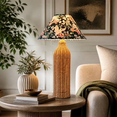 Geweven rotan tafellamp met botanische vogelkap T3197