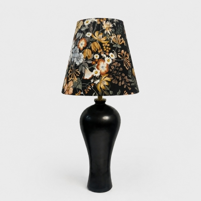 Lampada da tavolo con paralume in tessuto floreale nero T3143
