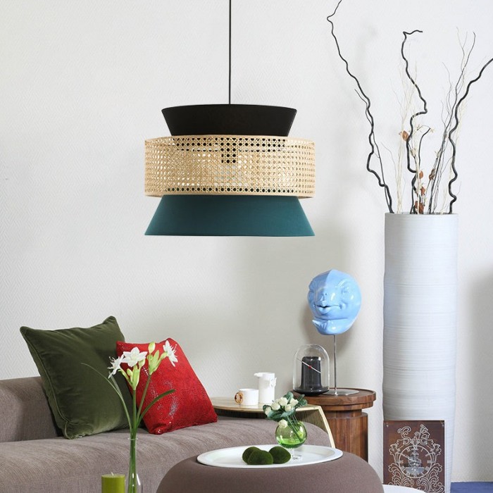 Rotan hanglamp met natuurlijke textuur
