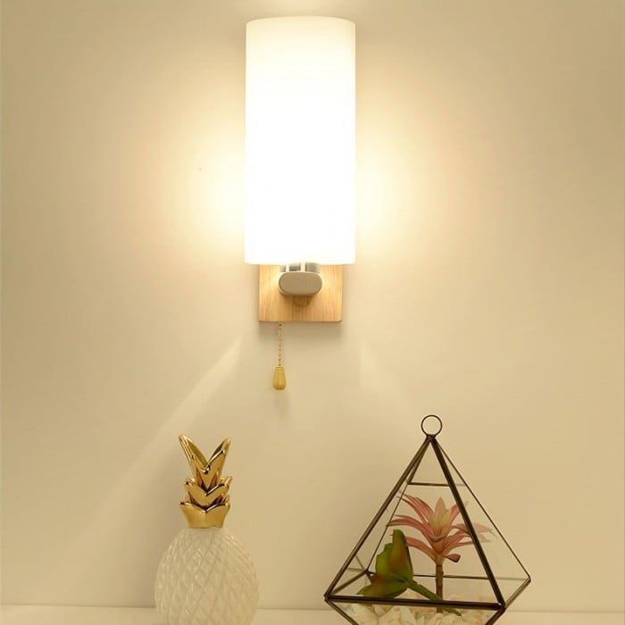 Nowoczesna drewniana lampa ścienna do wnętrz