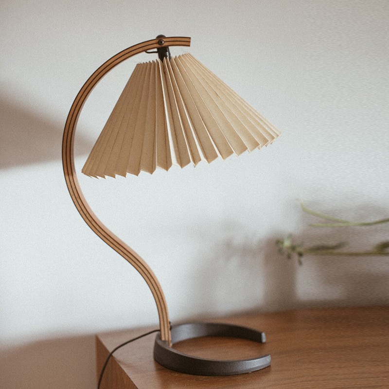 Vintage gegolfde tafellamp