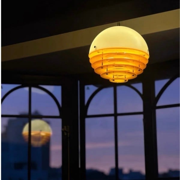 Sunset Lamp – Bauhaus Lighting for a Cozy Atmosphere S213