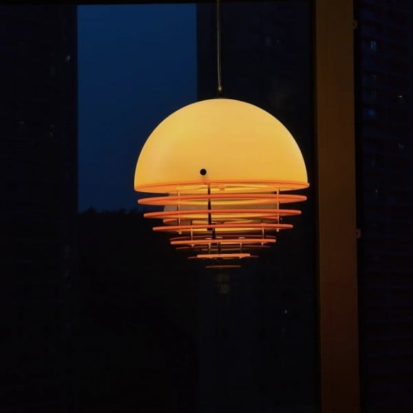 Sunset Lamp – Bauhaus Lighting for a Cozy Atmosphere S213