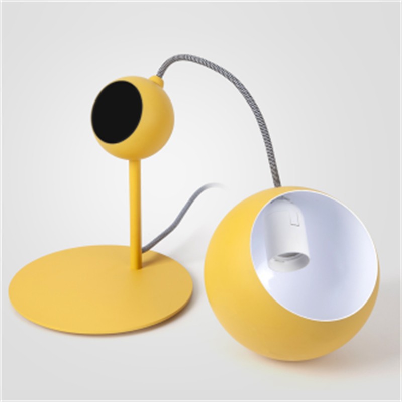 Globulär bordslampa
