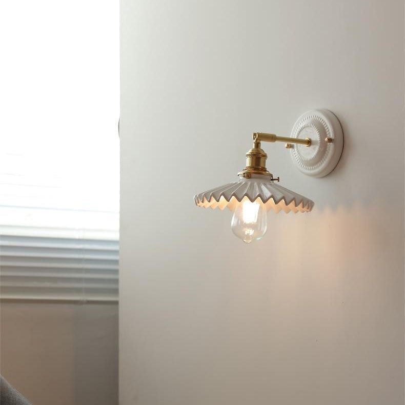 Vintage Ceramic & Brass Wall Sconce – Elegant Lighting for Bedrooms & Hallways T265
