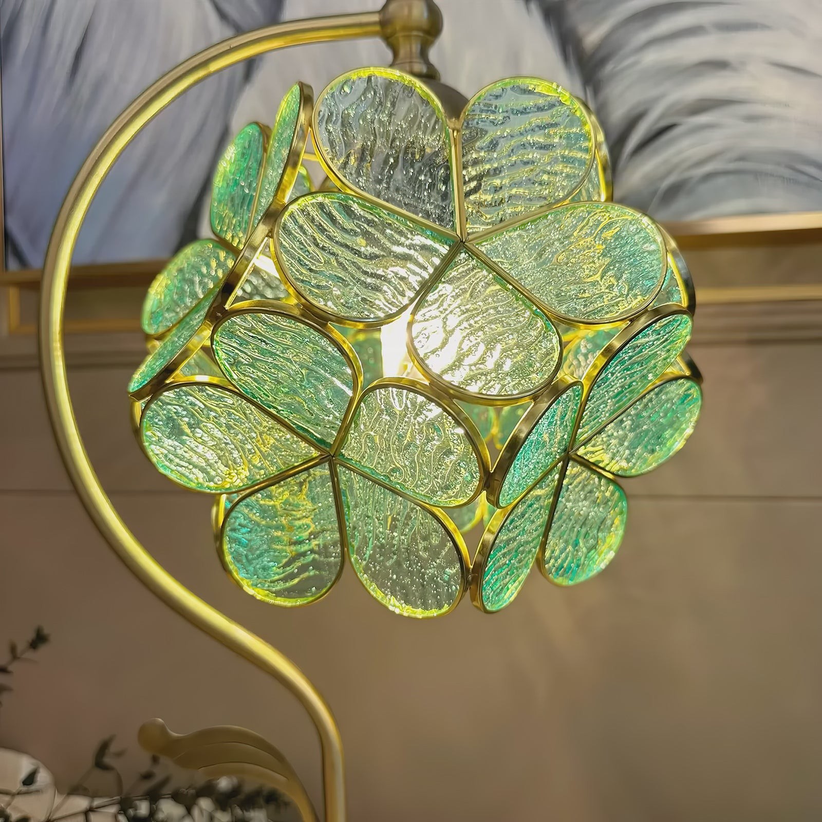 Petal Eye-Care Glass Table Lamp M574