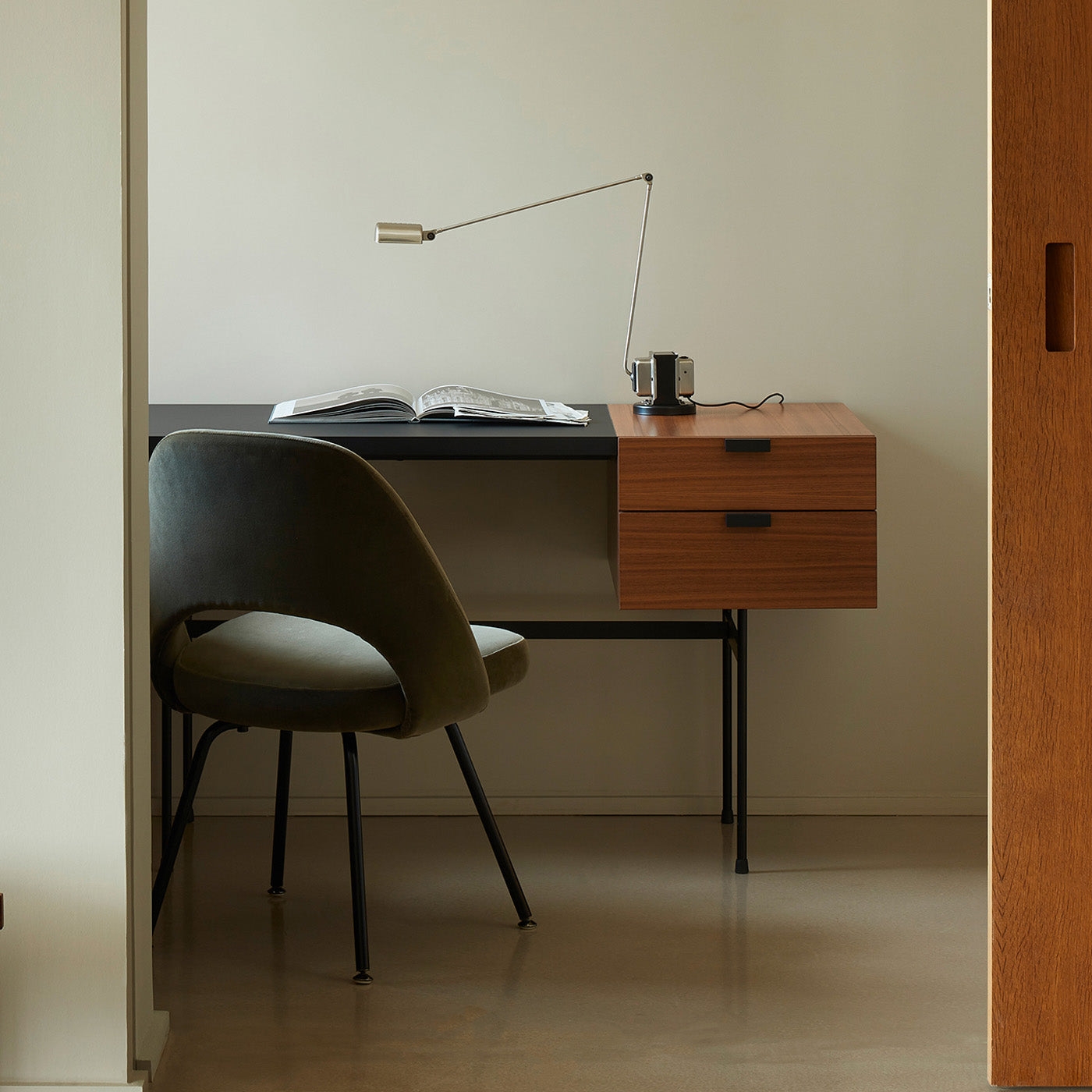 Daphine Table Lamp T1670