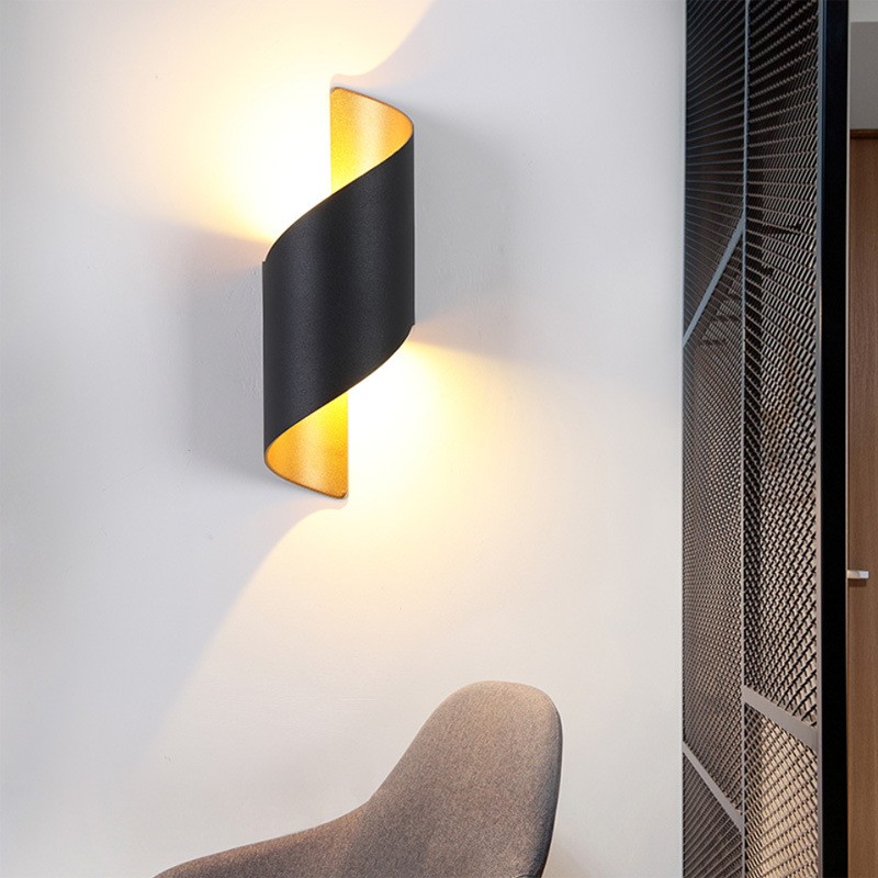 Modern Curl Twisted LED Wall Light M38