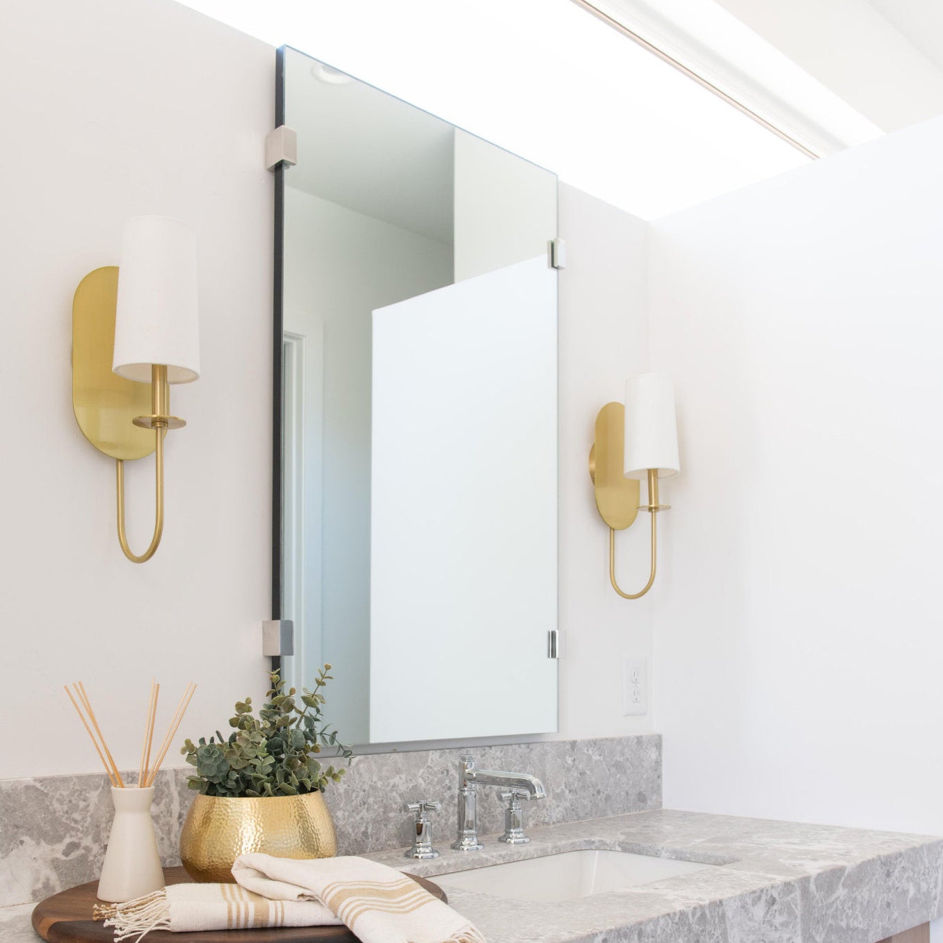 Lara Wall Lamp T1823