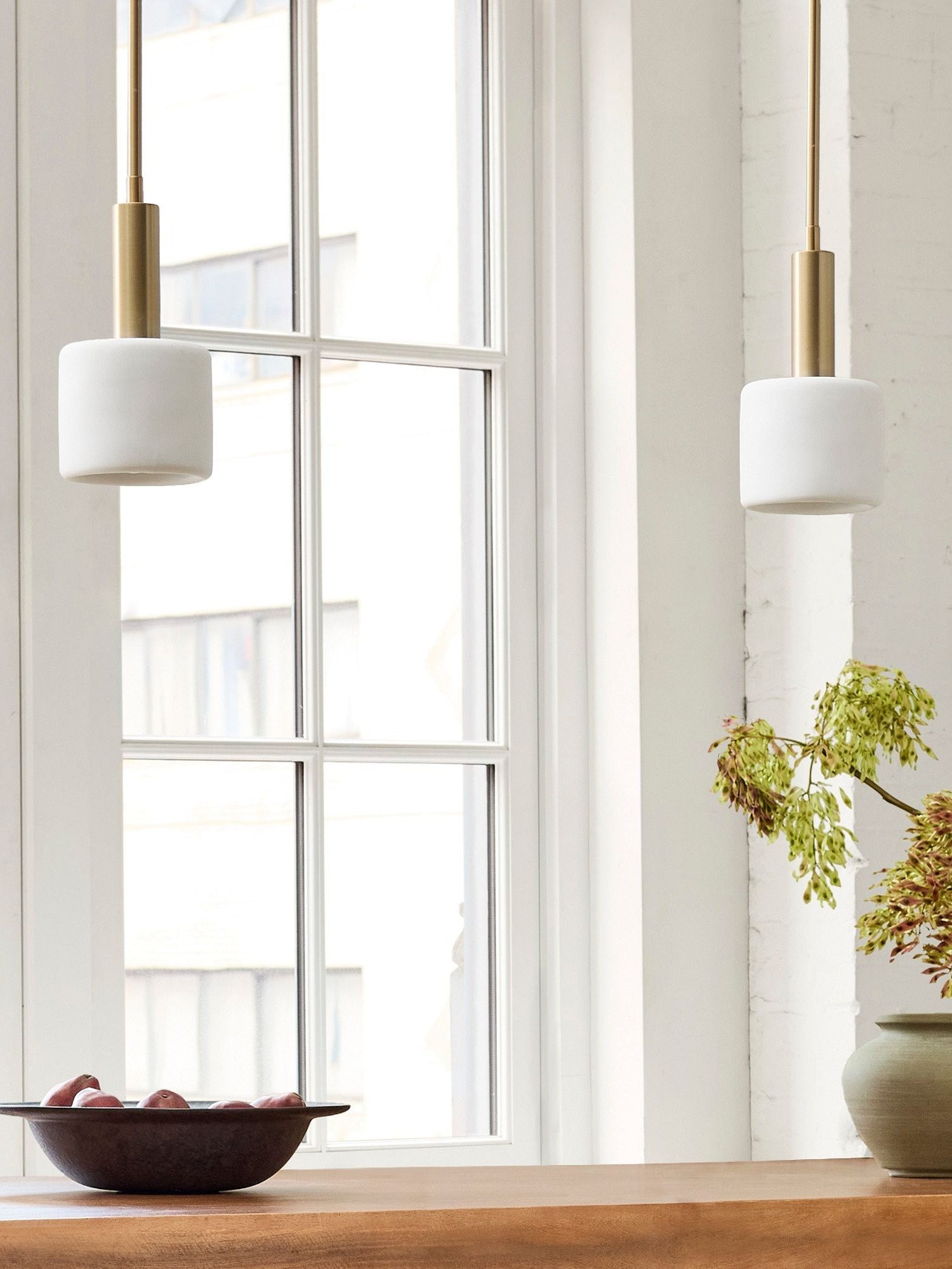 Modern Style Minimalist Porcelain Pendant Light G88