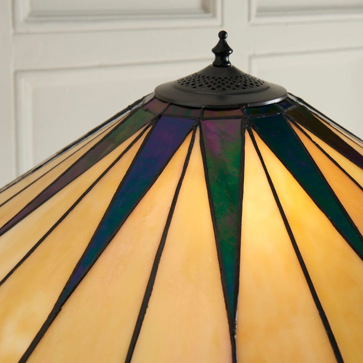 TF Dark Star Tiffany Style Geometric Shade Table Lamp for Bedroom and Accent Lighting T975