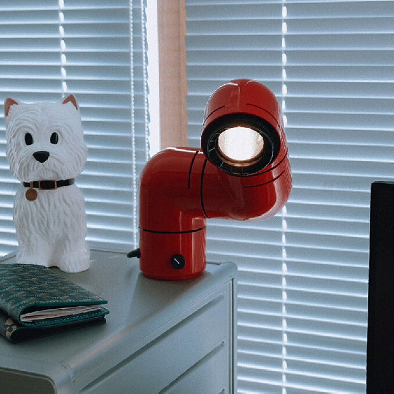 Red Tubular Table Lamp Suitable For Bedroom M504