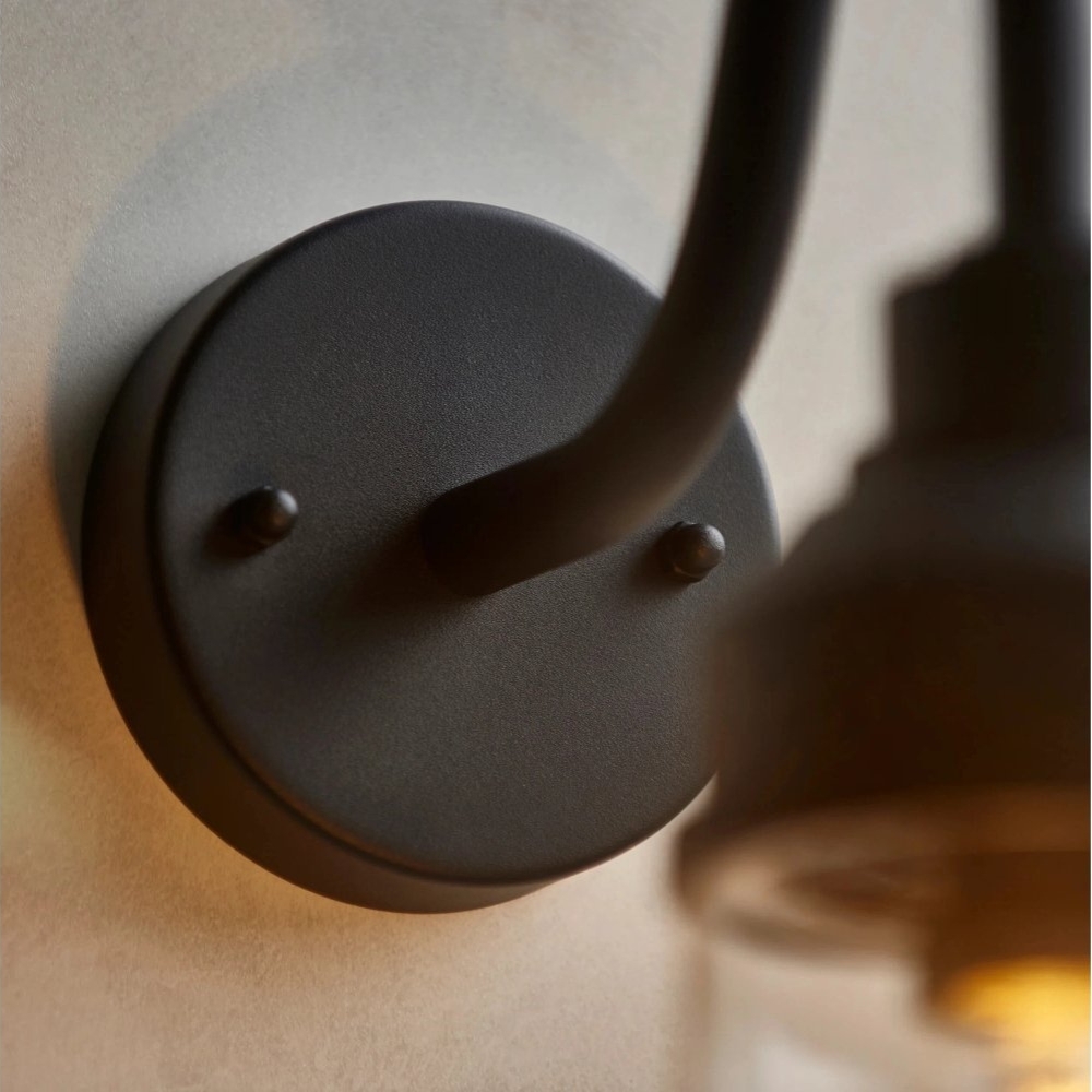 Trevanta Contemporary Outdoor Wall Light - Minimalist Lantern for Entryways & Facades T912