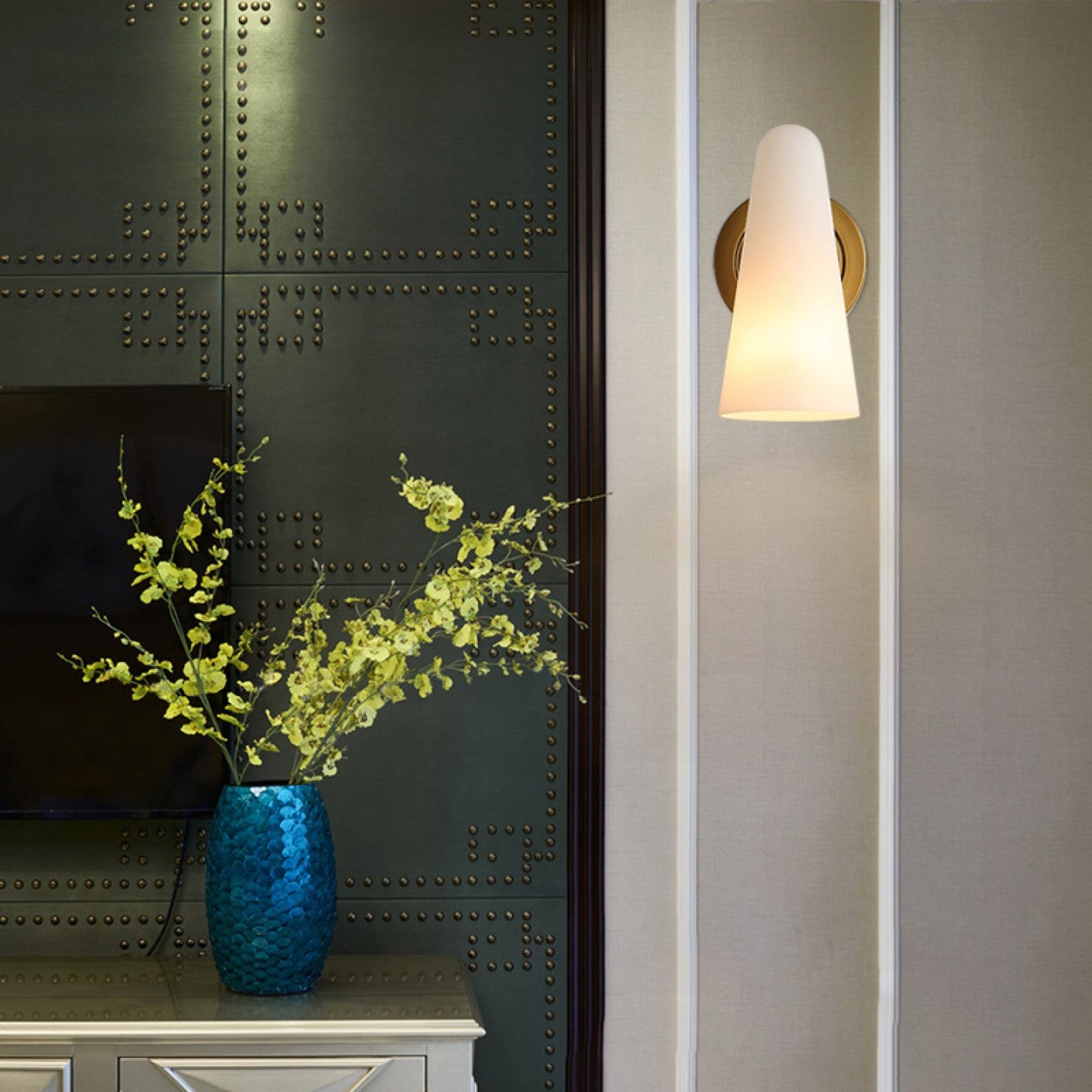 Nordic Simple Light Luxury Brass Wall Lamp M31