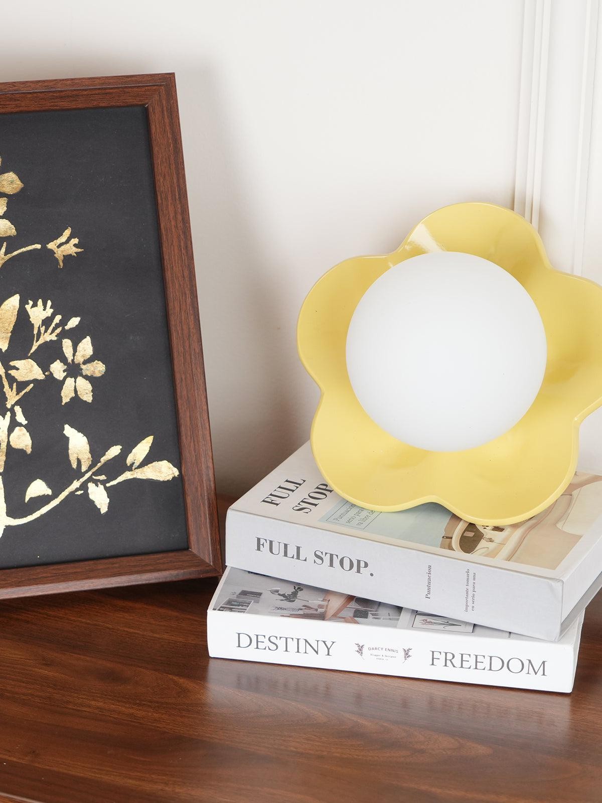Floral Petal Wall Lamp - Nordic Sculptural Wall Light Living Room T129