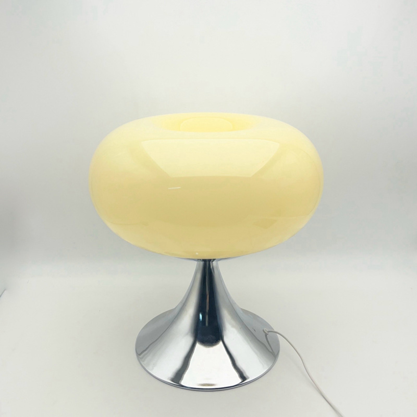 Lollora Bauhaus Apple Glass Table Lamp — Modern Desk & Bedside S171