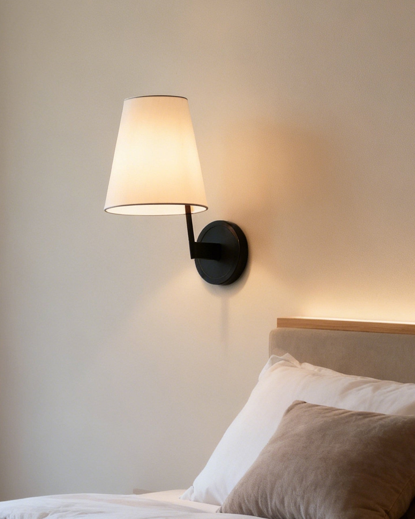 Ethereal Wall Lamp T1543
