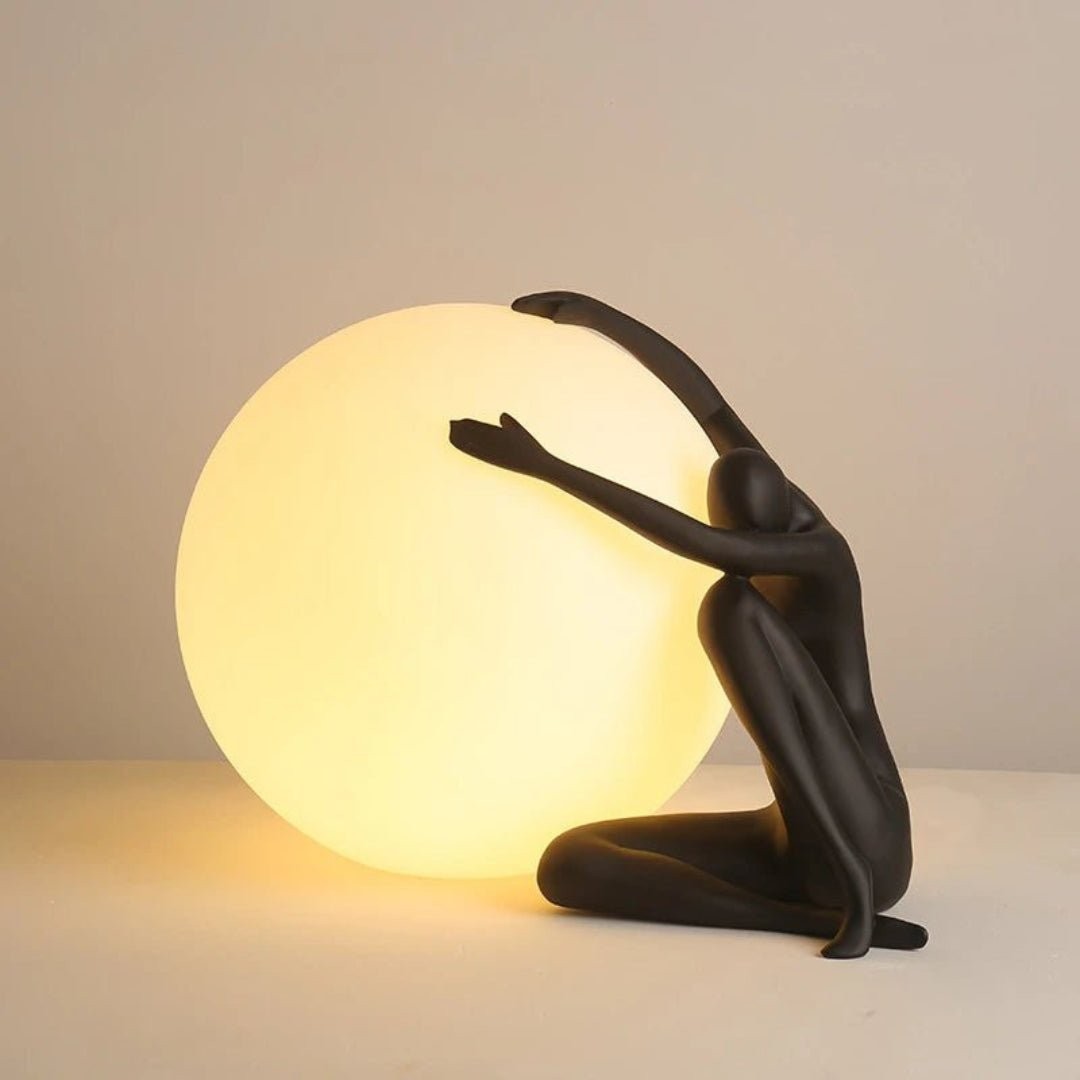 Humanoid Ball Holding Table Lamp M583
