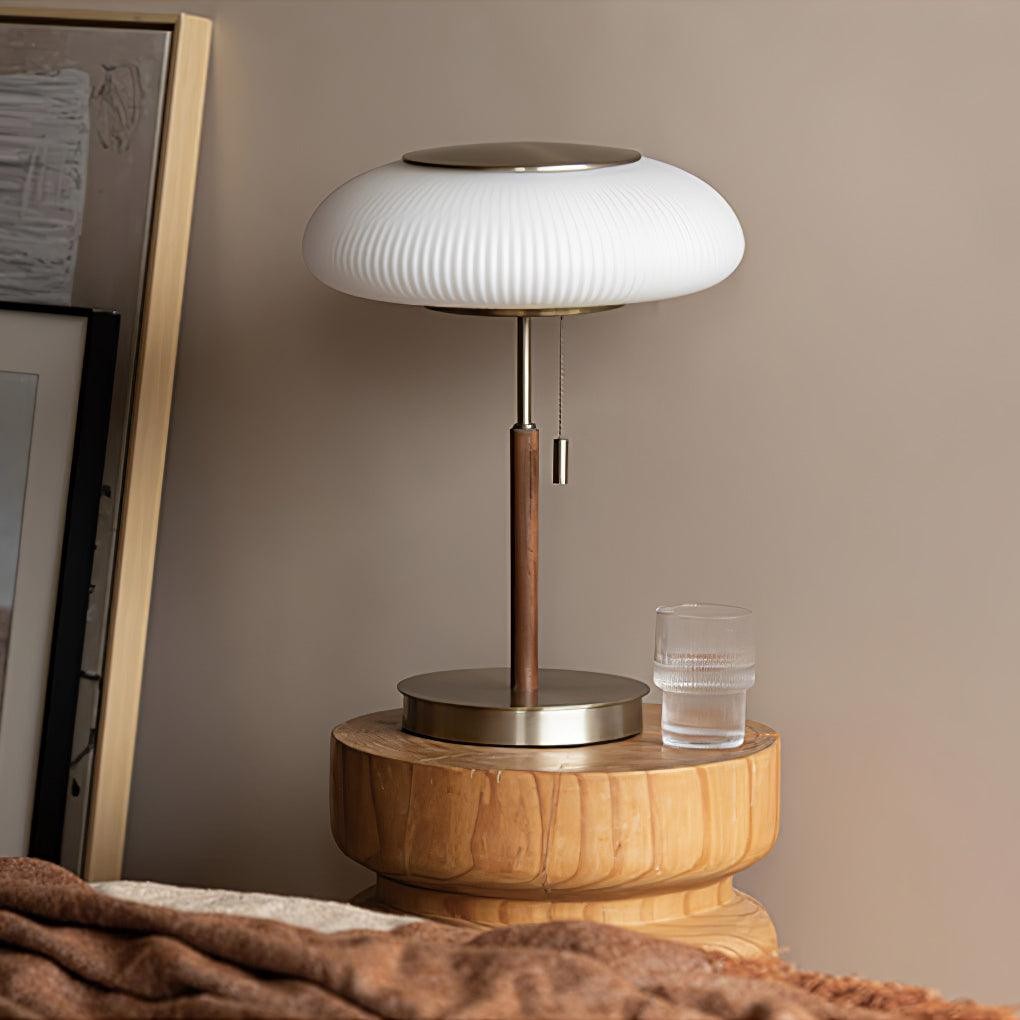 White Beautiful Luxury Fashion Metal Table Lamp M534