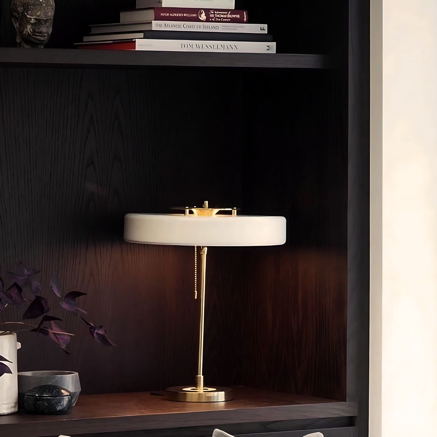 Radiant Tower of Light Minimalist Metal Table Lamp T2027