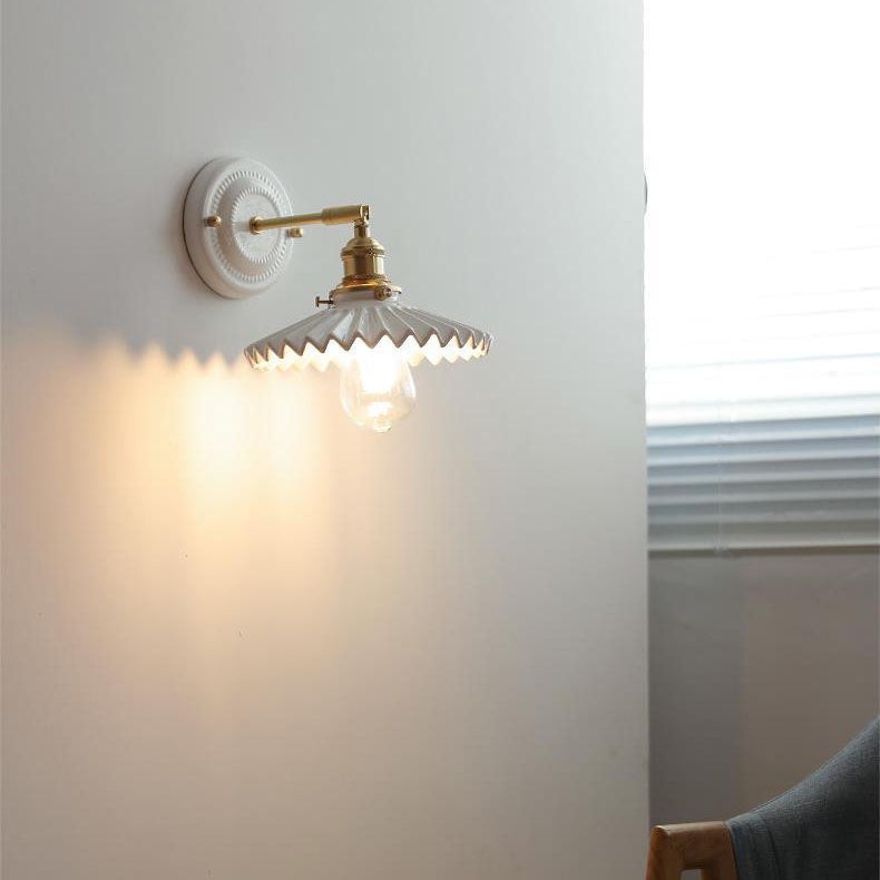 Vintage Ceramic & Brass Wall Sconce – Elegant Lighting for Bedrooms & Hallways T265