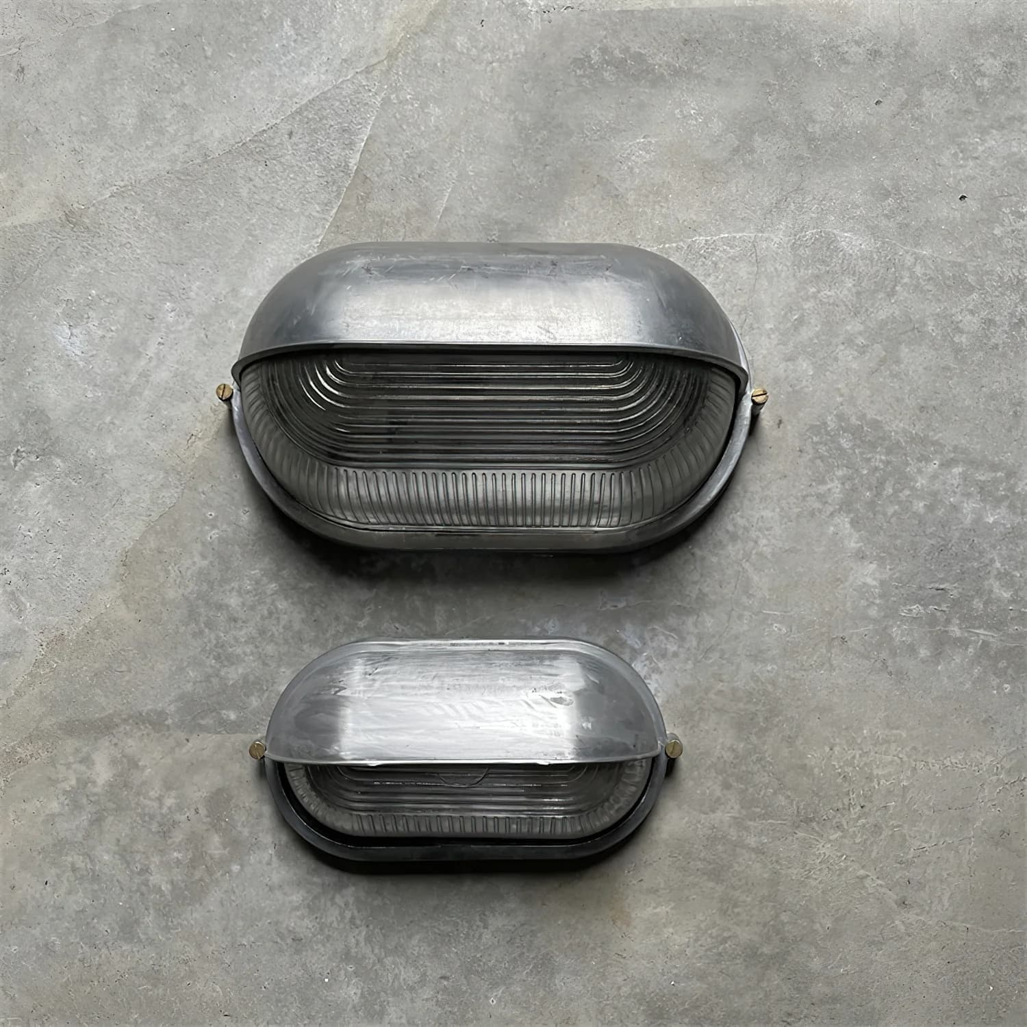 Docka Minimalist Outdoor Wall Light - Vintage Style Exterior Lighting T1200
