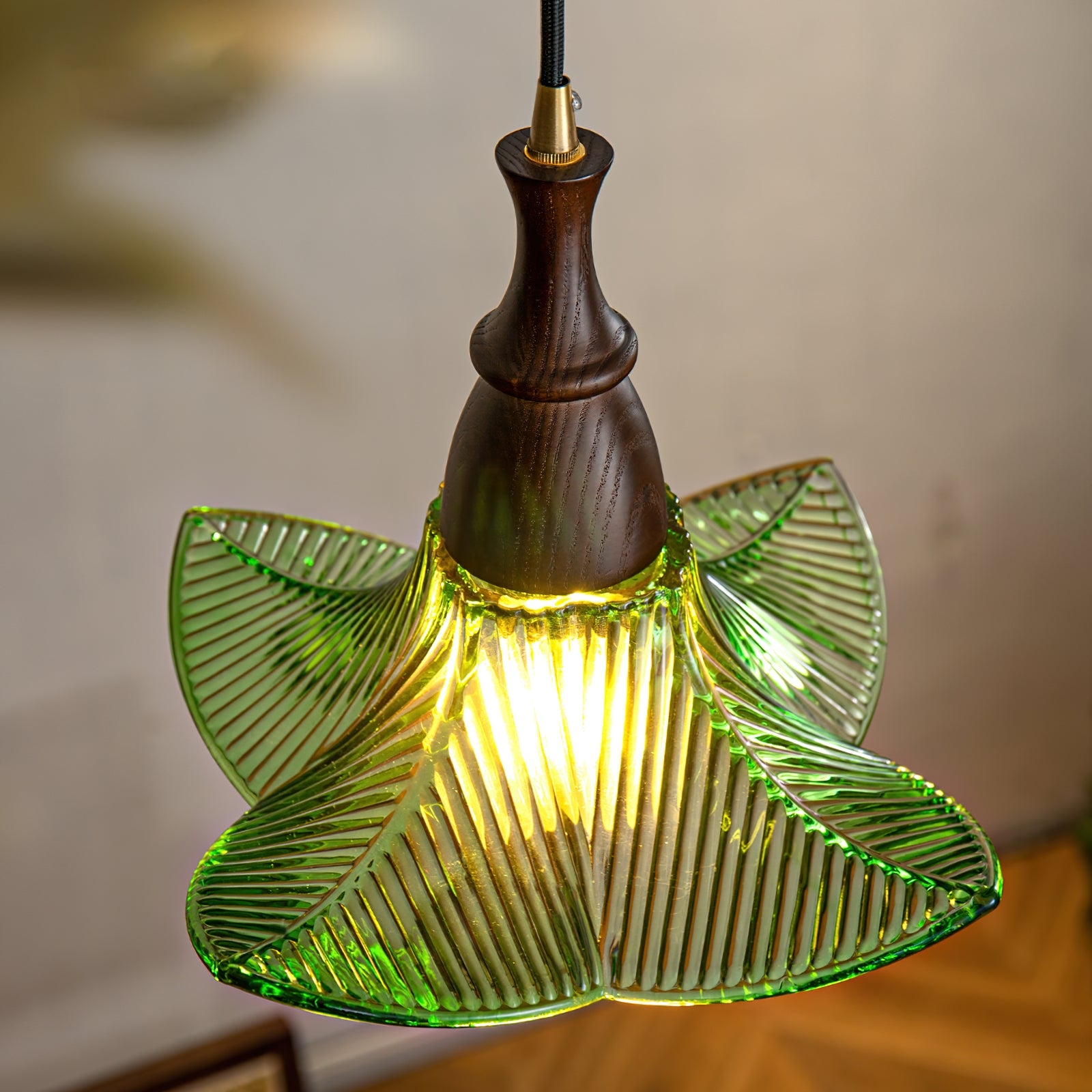 Lila Glass Pendant Lamp T1269