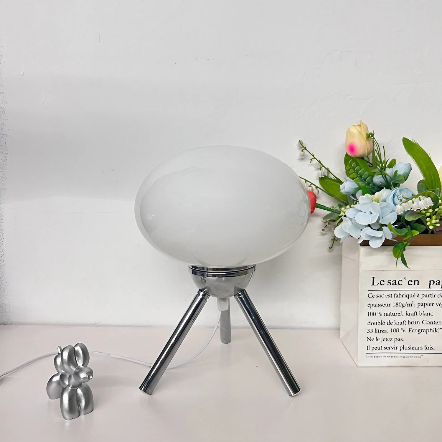 Bauhaus Tripod Glass Table Lamp S25