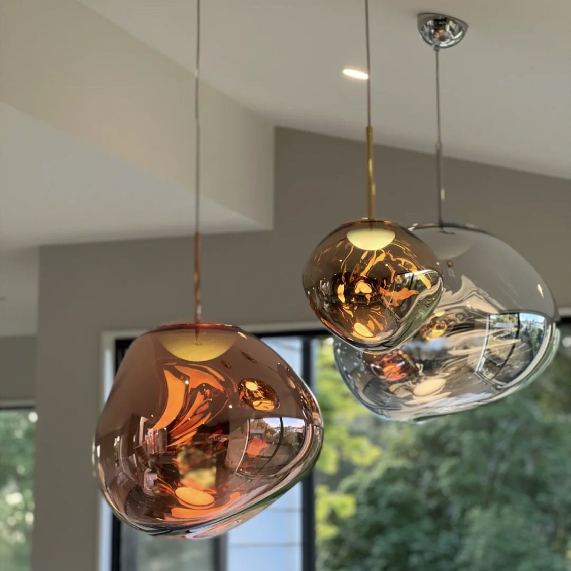 Dynamic Surface Pendant Light For Living Room S208