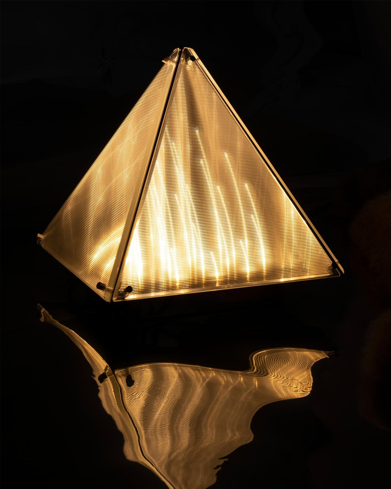 Fragment Table Lamp T1669