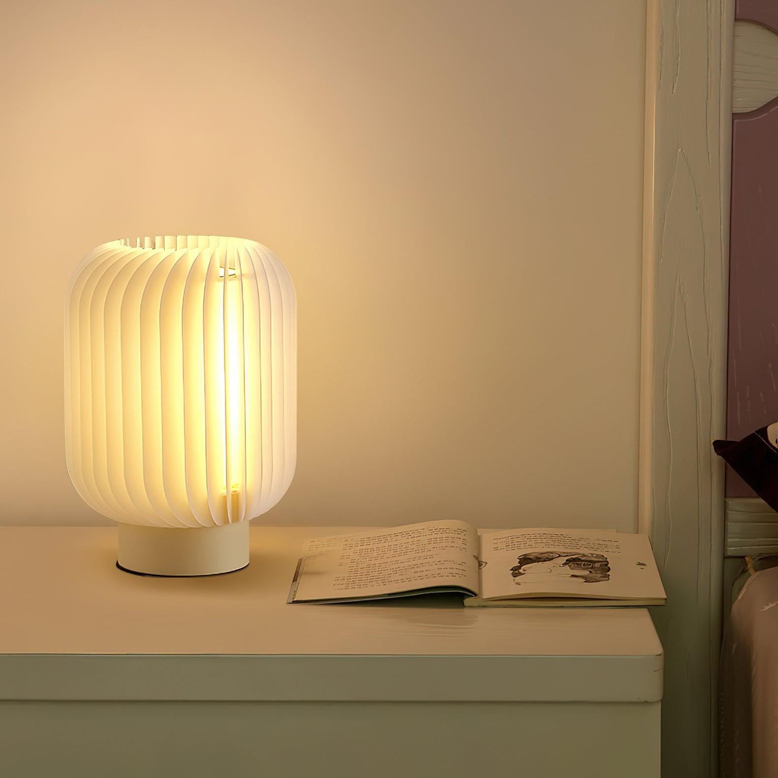 Round Translucent Pleated Table Lamp Suitable For Living Room M516