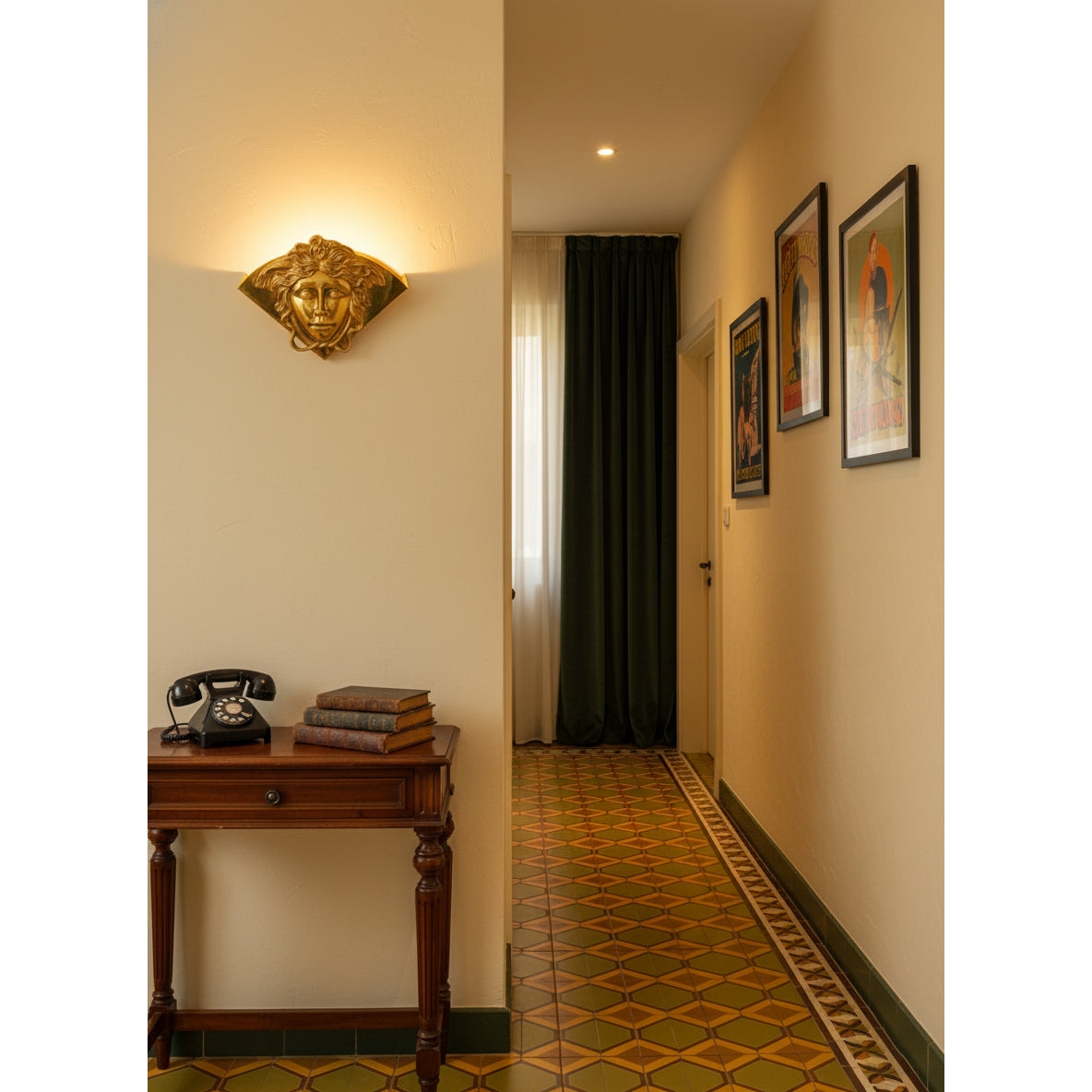 Sphinx Brass Wall Lamp T1968