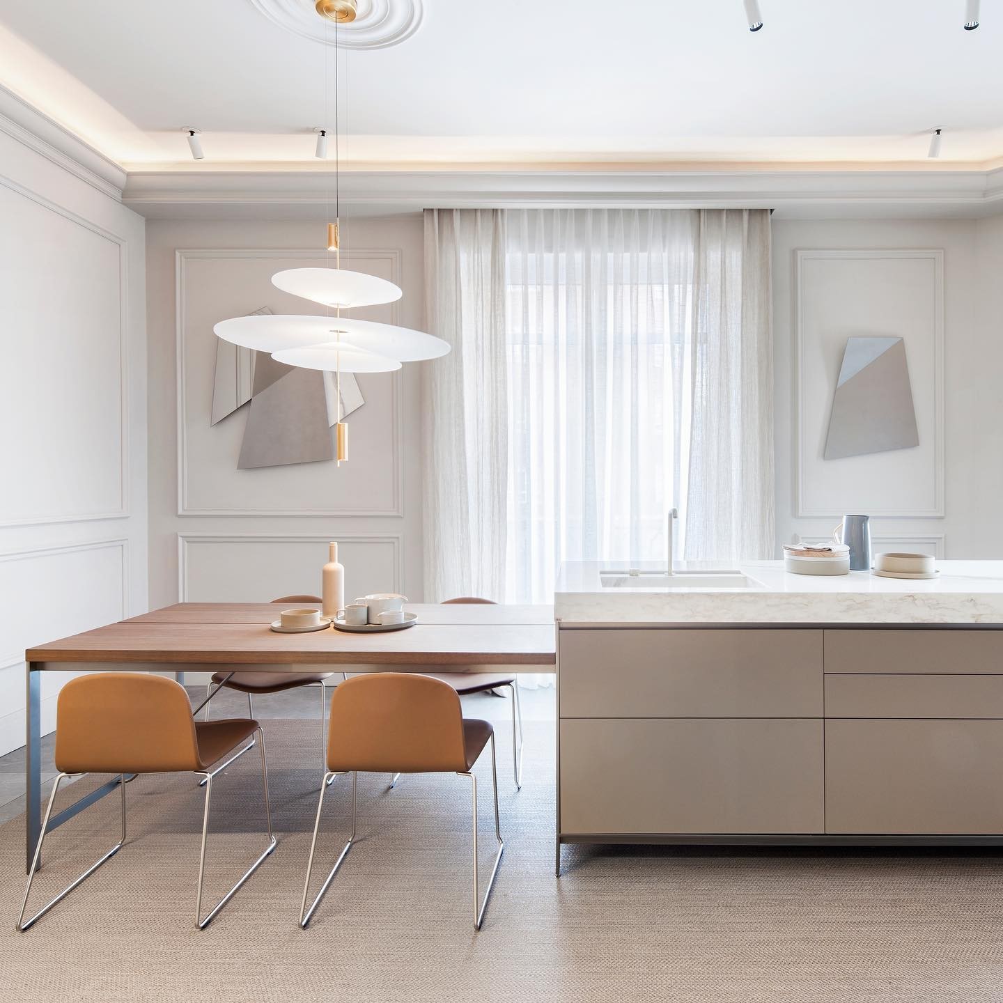 Plumeo Chandelier - Modern Layered LED Pendant for Living Room