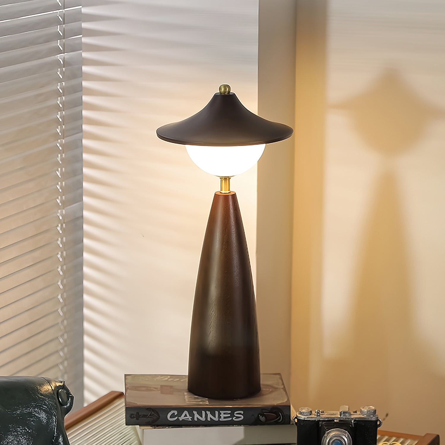 French Retro LED Bedside Table Lamp for Bedroom M225