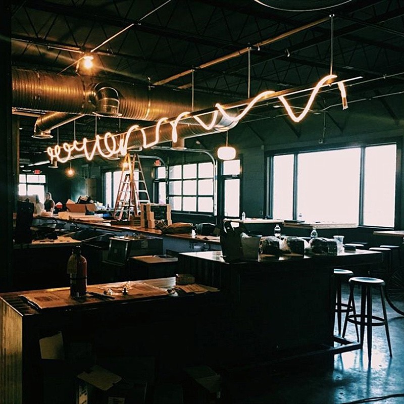 Tracer Loop Pendant Lamp