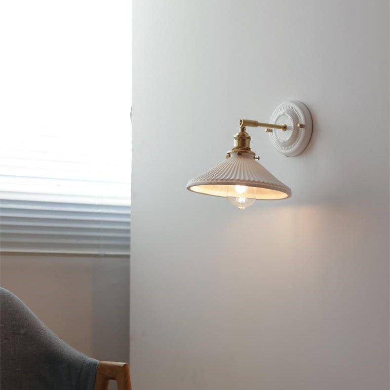 Vintage Ceramic & Brass Wall Sconce – Elegant Lighting for Bedrooms & Hallways T265