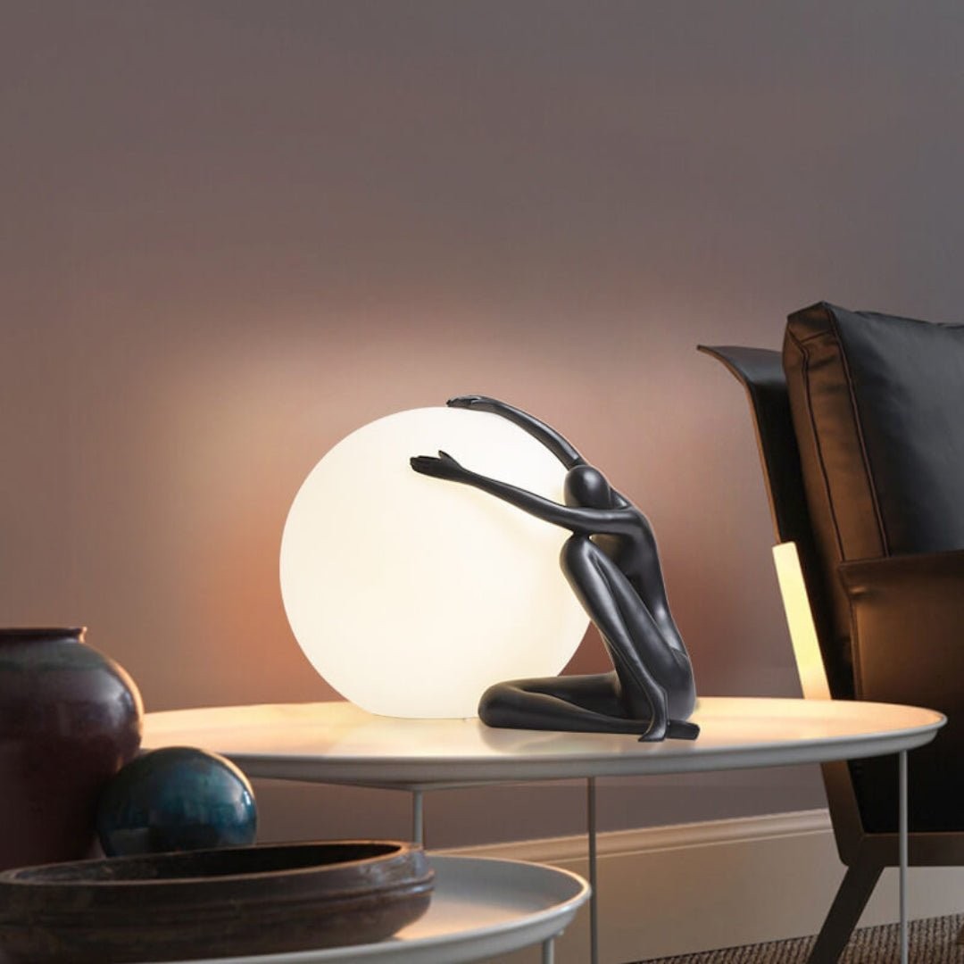 Humanoid Ball Holding Table Lamp M583