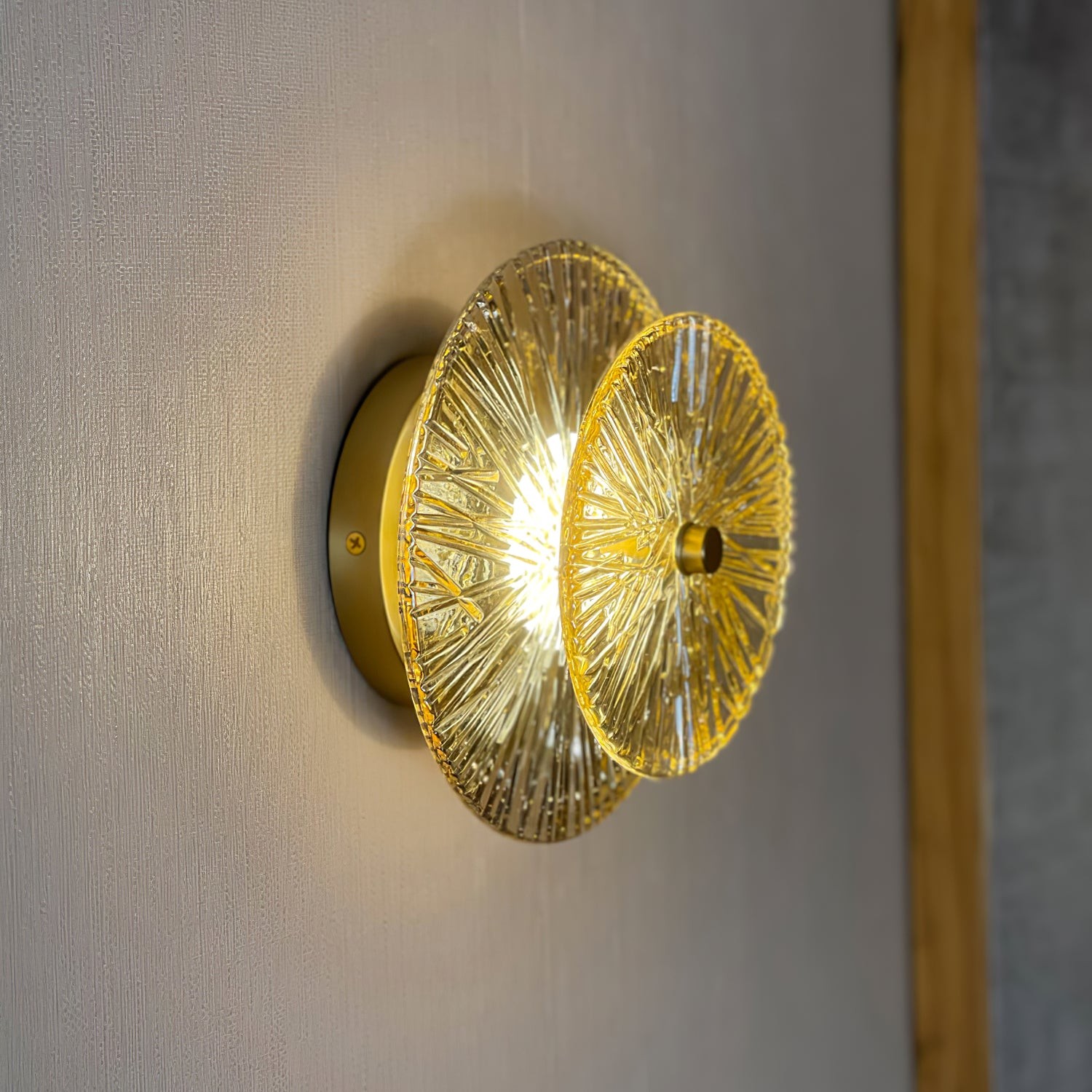 Modern Creative Round Crystal Wall Lamp M14
