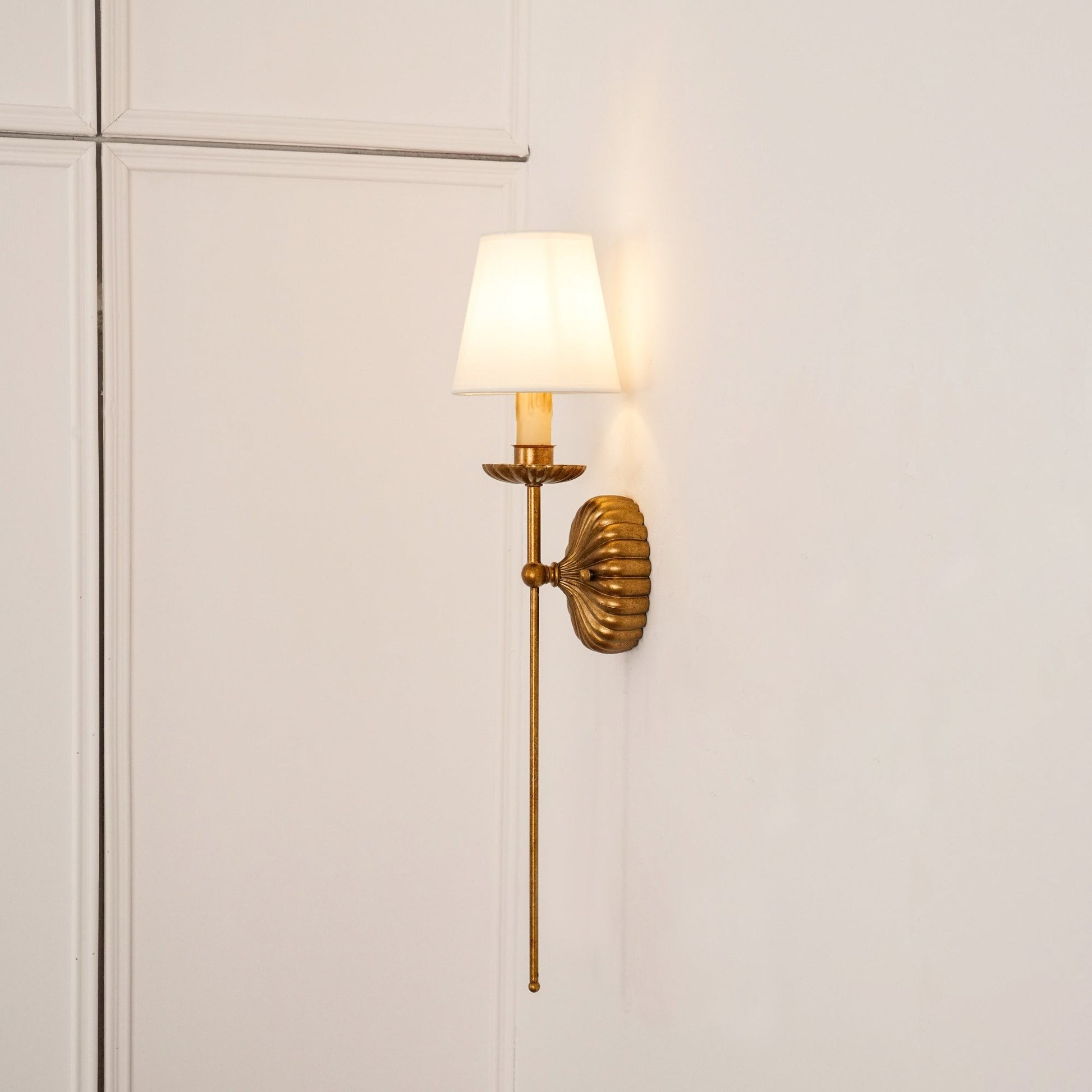 Catina Industrial Metal Grid Wall Lamp – Modern Sconce for Living Room T059