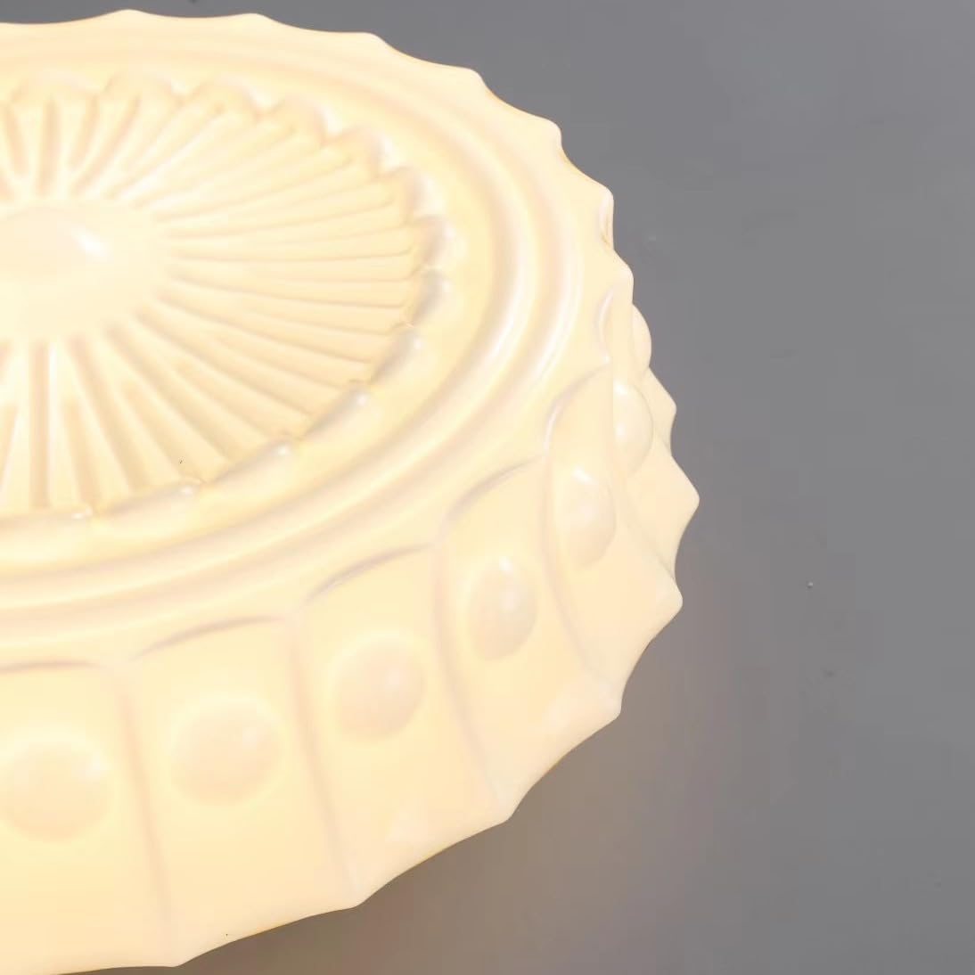 Dretta Vintage Classic Round Ceiling Light - Sculpted Art Glass Lighting Fixture for Living Room U02