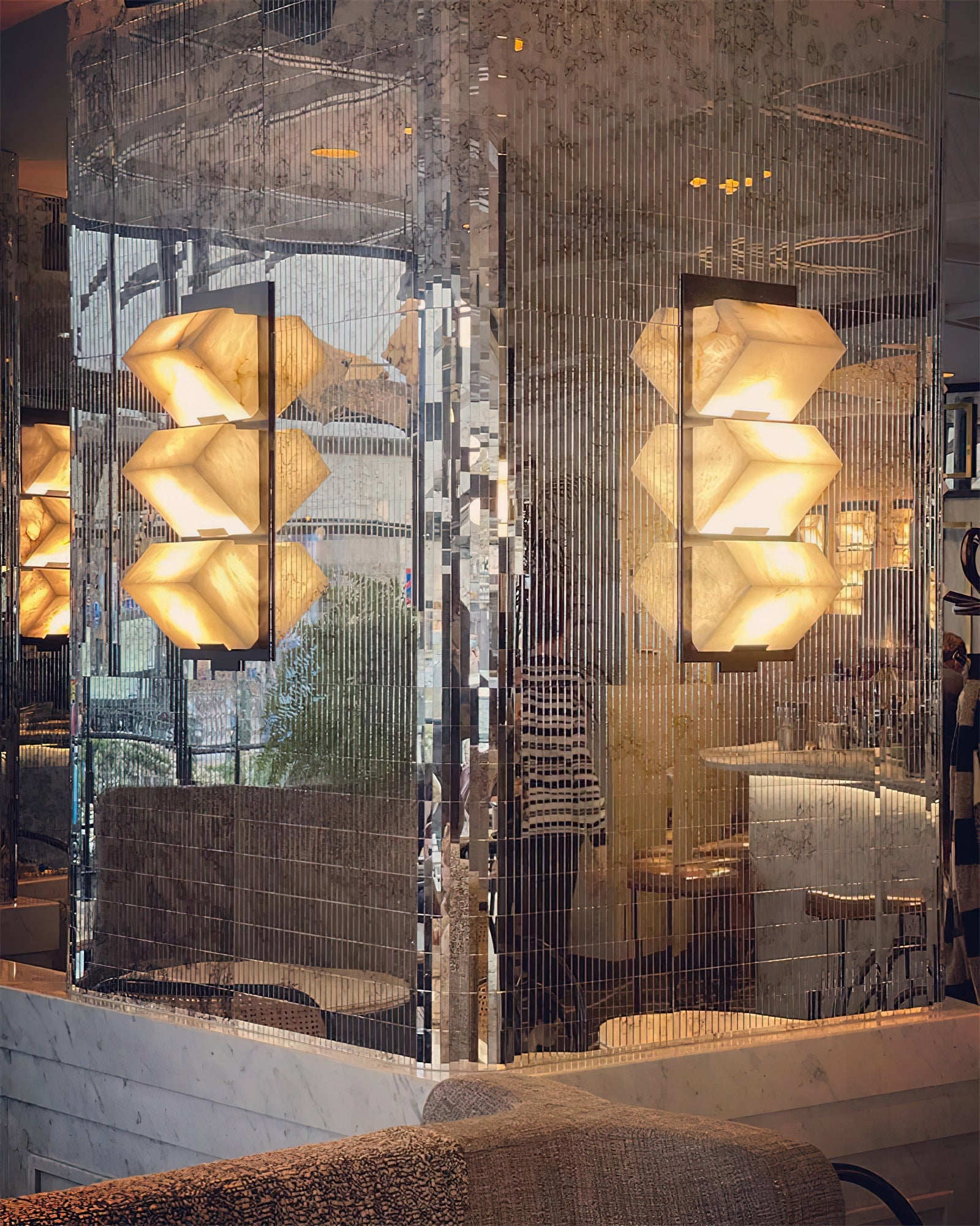 Alabaster Staircase Wall Lamp T1872
