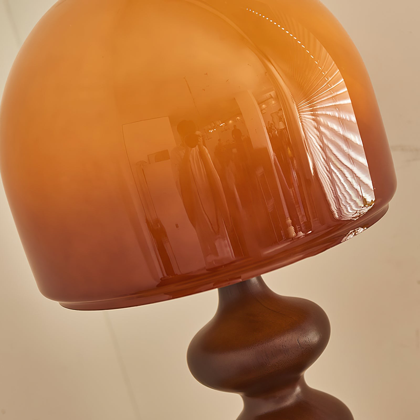 Vintage Amber Glass Lampshade Wooden Base Table Lamp P077