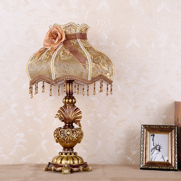 Pastoral Flower Lampshade Carved Table Lamp M497