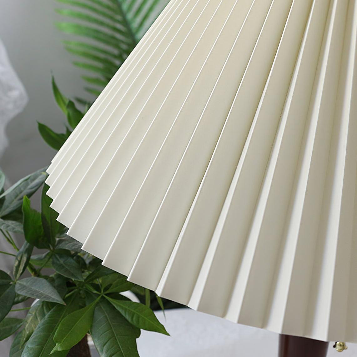 Nordic Retro Pleated Fabric Wooden Table Lamp For Bedroom M375