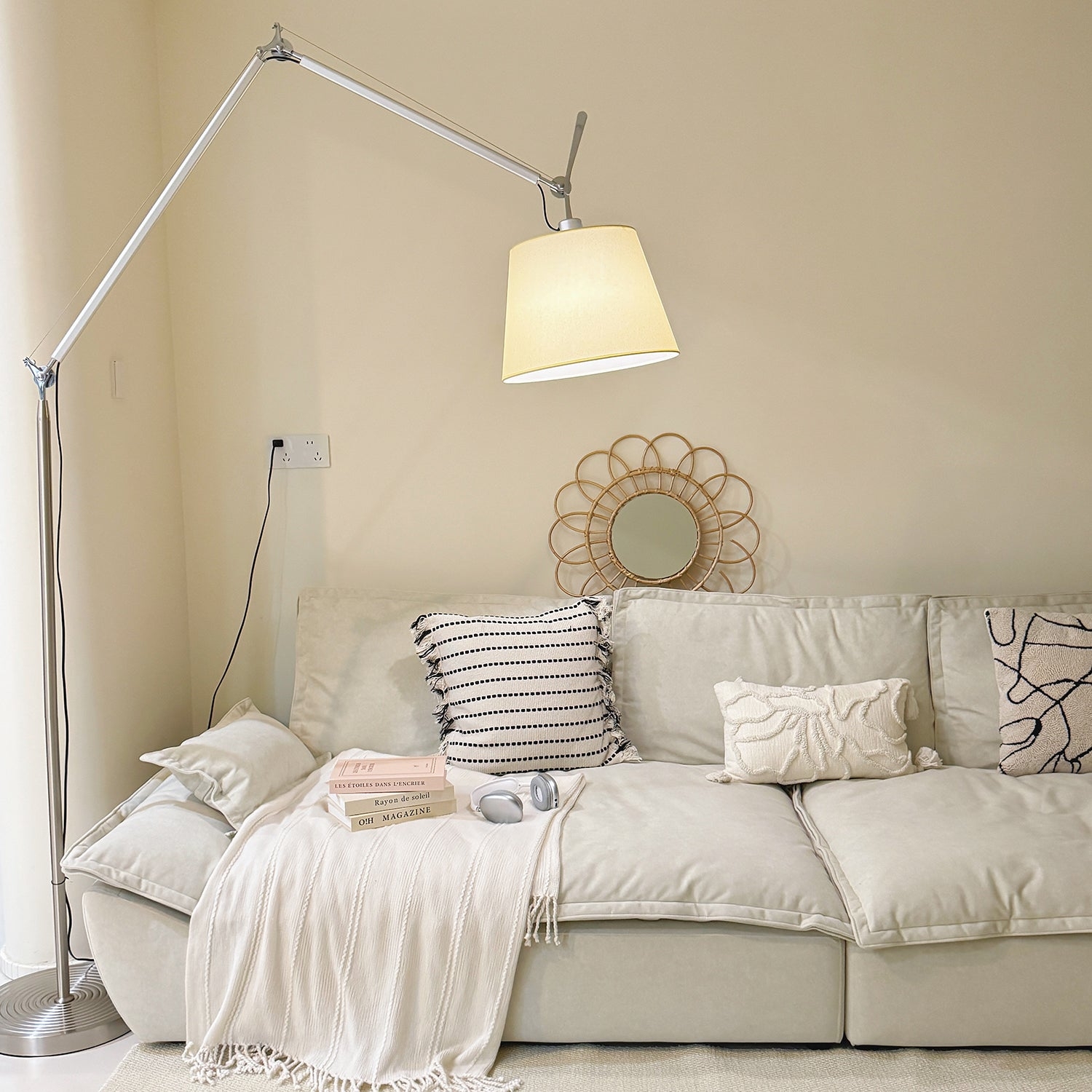 Velthea Floor Lamp T1937