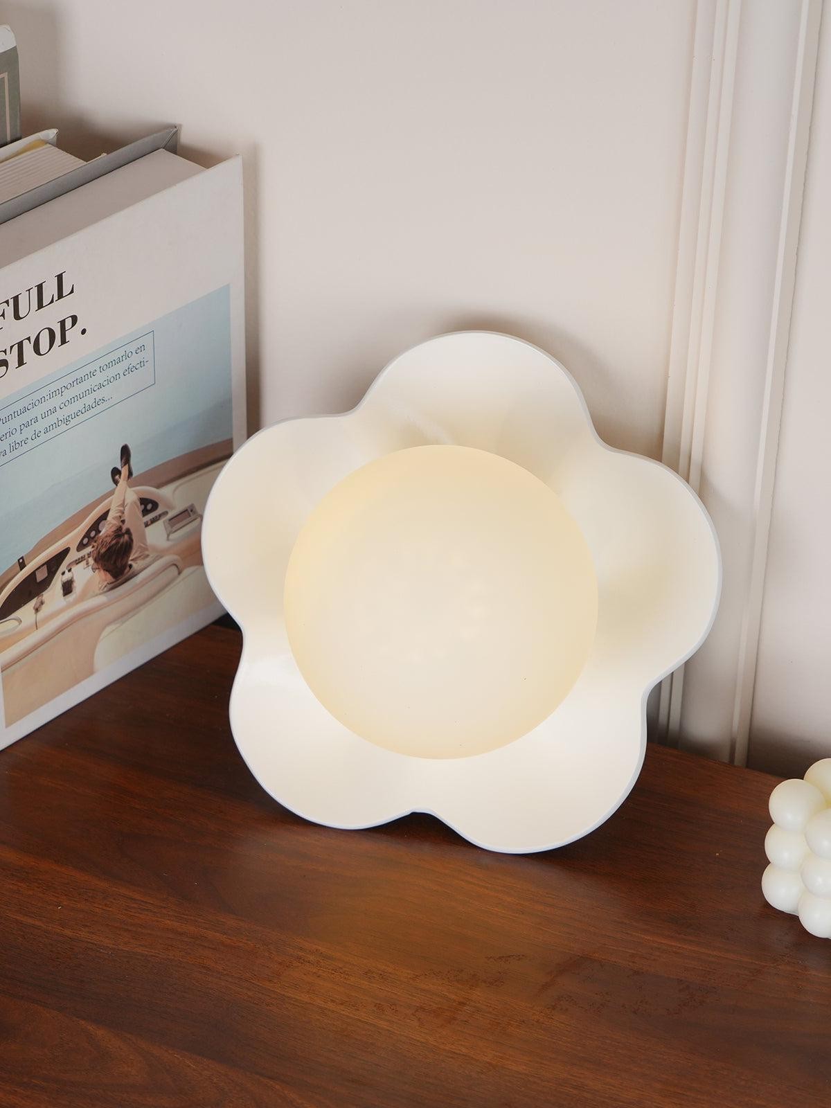 Floral Petal Wall Lamp - Nordic Sculptural Wall Light Living Room T129