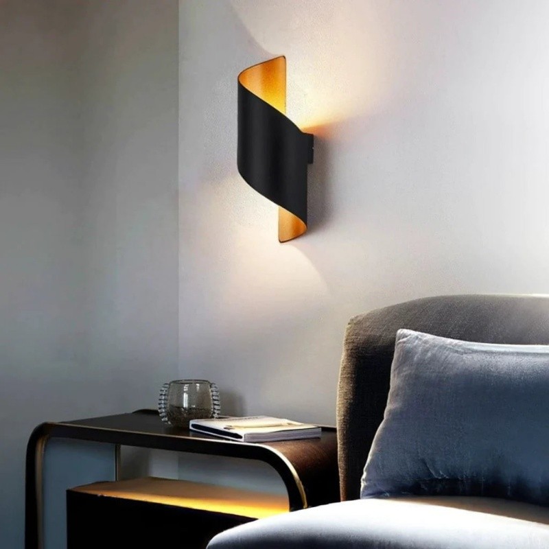 Modern Curl Twisted LED Wall Light M38